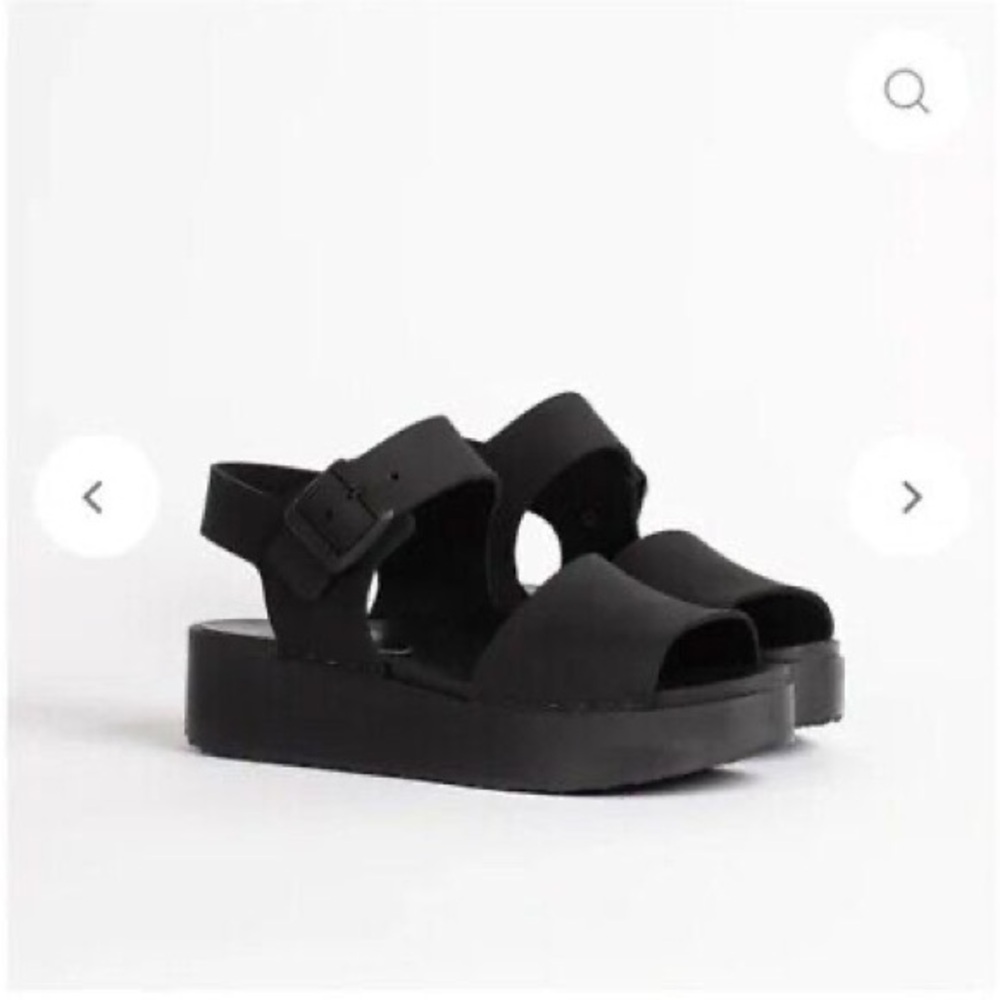 EUC Bryr Black Moto Ursi Platform Sandals sz 36 / 6